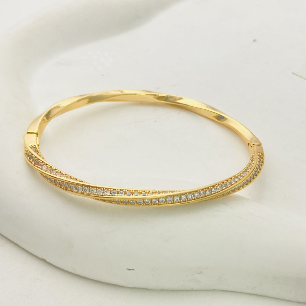 Affordable Luxury Fashion Half Circle Full Diamond Mobius Bracelet