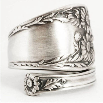 Fashion Retro Flower Shaped Ring